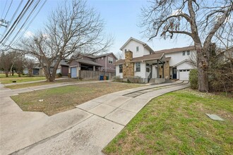 2204 Schriber St in Austin, TX - Building Photo - Building Photo