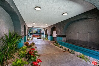 6640 Woodley Ave in Los Angeles, CA - Foto de edificio - Building Photo