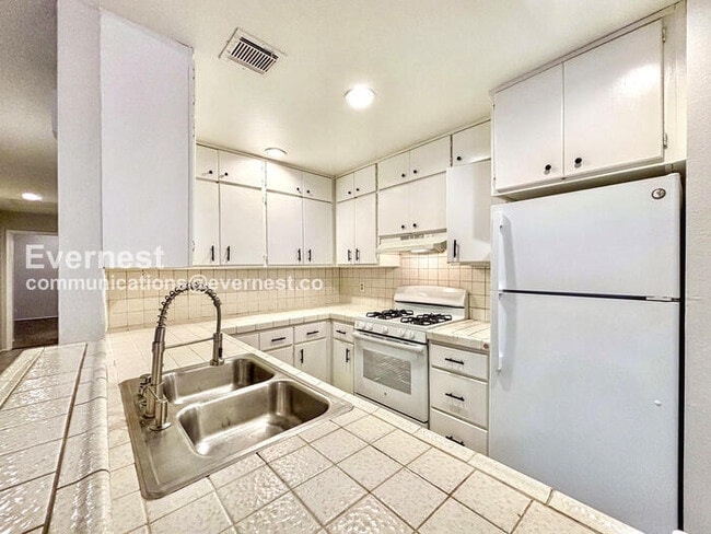 33892 Sky Blue Water Trail in Cathedral City, CA - Building Photo - Building Photo