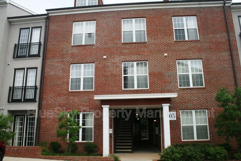 705-71C Walker Square in Charlottesville, VA - Building Photo