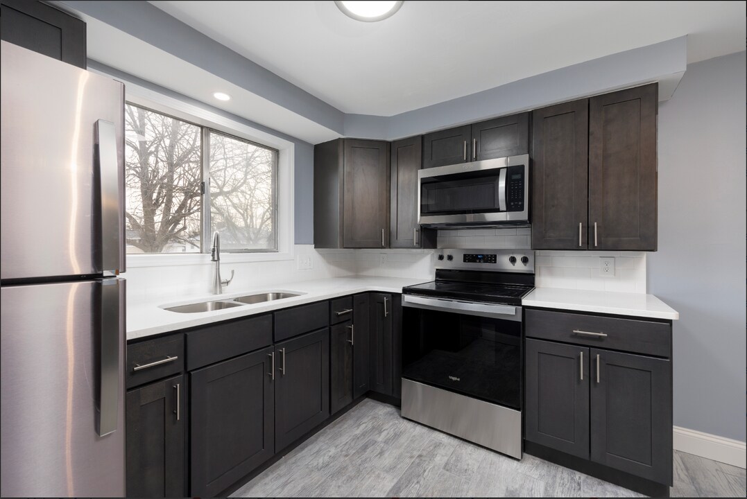 568 Kenmore Ave in Buffalo, NY - Building Photo