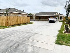 5601 Nightingale Ave, Unit 2 in McAllen, TX - Building Photo