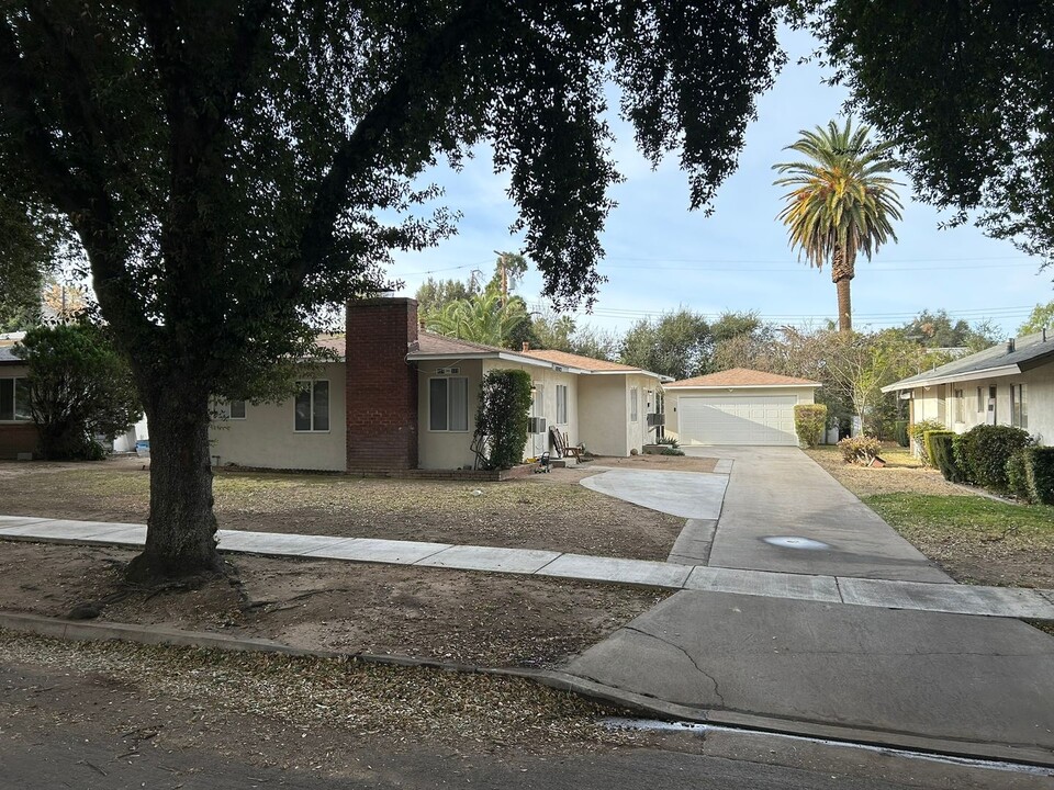 322 La Paloma St in Redlands, CA - Building Photo