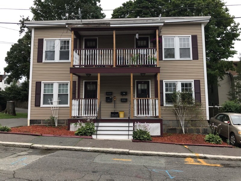 2 Devereaux St, Unit 4 in Salem, MA - Foto de edificio