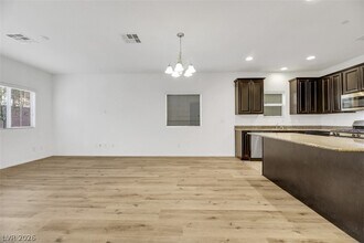 7605 Brocade Ct in Las Vegas, NV - Building Photo - Building Photo