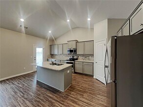 705 Stable View Loop in Dallas, GA - Building Photo - Building Photo