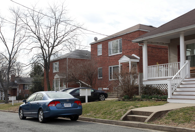 700-704 N Wakefield St in Arlington, VA - Building Photo - Building Photo