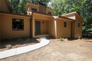 765 Spring Valley Dr in Cumming, GA - Building Photo