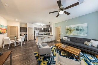 4099 Mickey Gilley Blvd. in Pasadena, TX - Building Photo - Building Photo