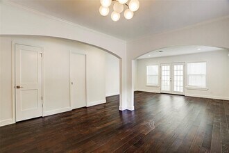 2610 Whitney St in Houston, TX - Building Photo - Building Photo
