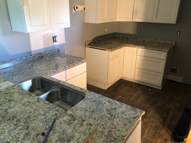 5311 Goldenrod Dr in Wilmington, NC - Building Photo - Building Photo