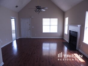 99 Floresta Dr in Mcdonough, GA - Building Photo - Building Photo