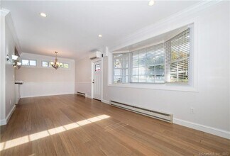 107 Black Rock Tpke in Redding, CT - Building Photo - Building Photo