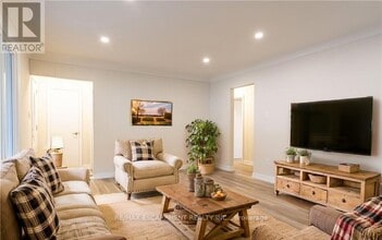 9 W 22nd St in Hamilton, ON - Building Photo - Building Photo