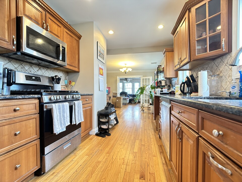 132 Arlington St, Unit 2 in Boston, MA - Building Photo