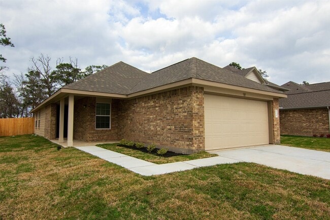 116 Blue Crane St in Huntsville, TX - Building Photo - Building Photo