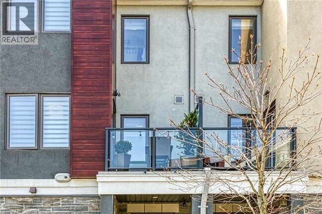 115 Shoreview Pl in Hamilton, ON - Building Photo - Building Photo