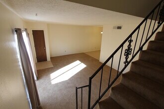 8448 Spain Rd NE in Albuquerque, NM - Building Photo - Building Photo