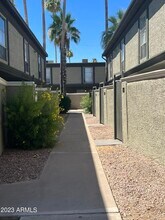 2211 S McClintock Dr in Tempe, AZ - Building Photo - Building Photo