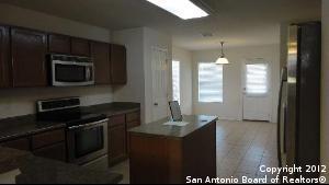 9226 Hanover Cove in Converse, TX - Foto de edificio - Building Photo