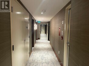 1 Concord Cityplace Wy in Toronto, ON - Building Photo - Building Photo