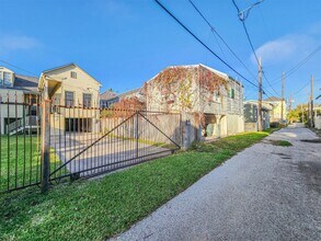 1421 Winnie St in Galveston, TX - Building Photo - Building Photo