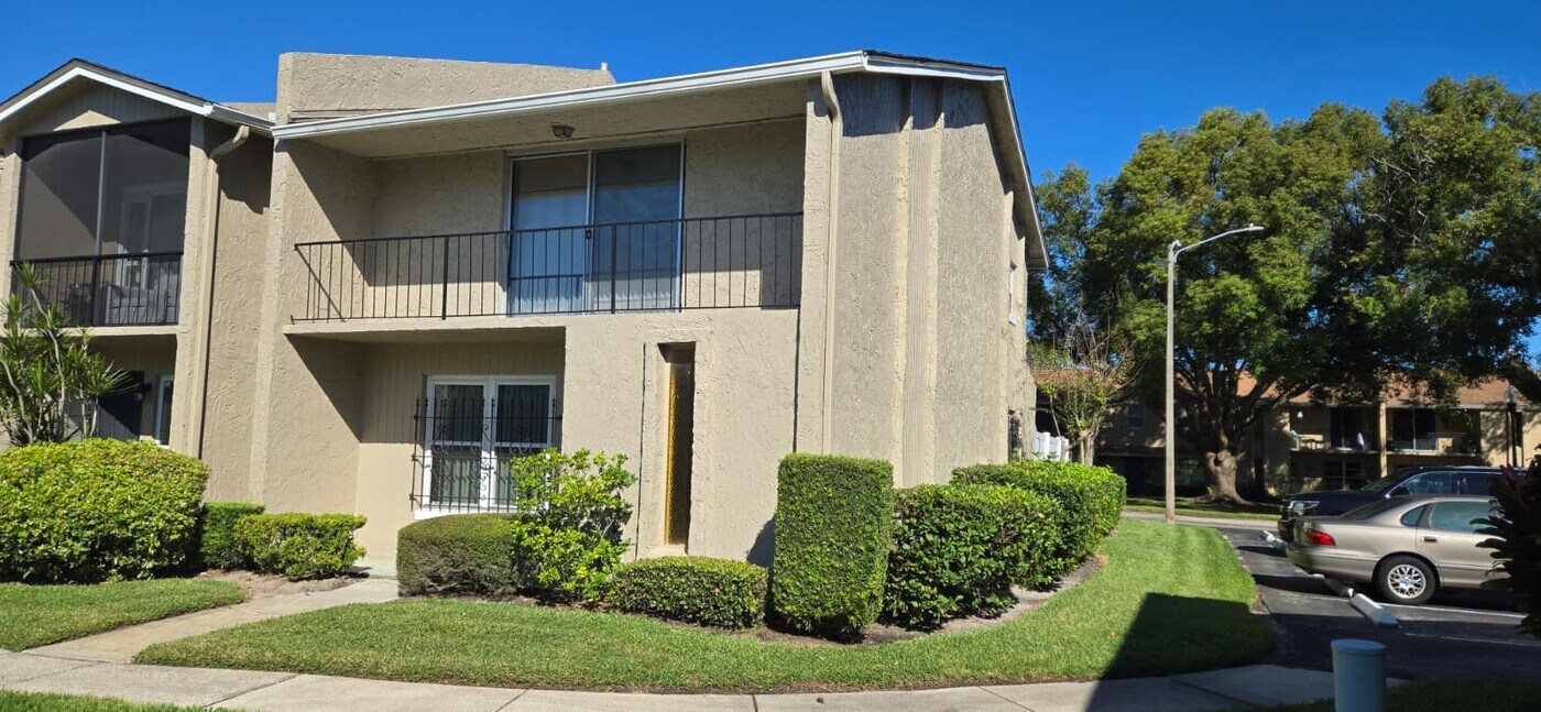 824 Town Cir in Maitland, FL - Building Photo