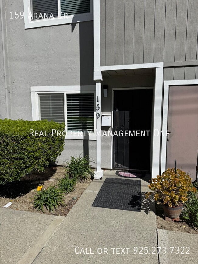 159 Arana Dr in Martinez, CA - Building Photo - Building Photo
