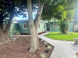 260 NW 106th St in Miami, FL - Building Photo