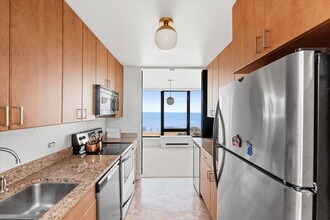 5445 N Sheridan Rd, Unit 1912 in Chicago, IL - Building Photo - Building Photo