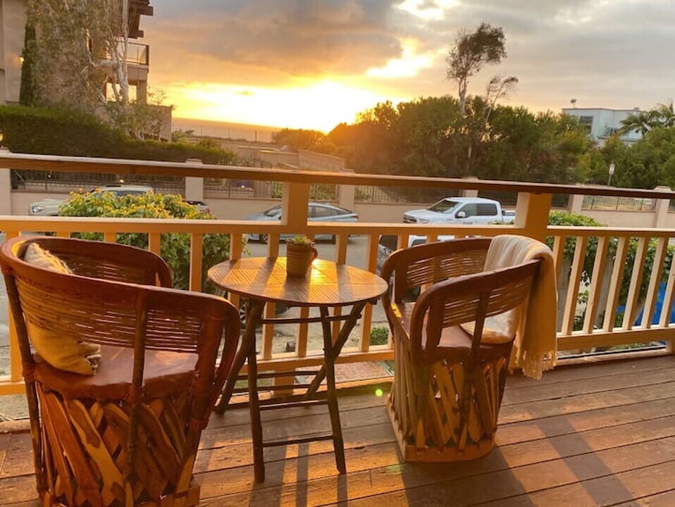 837 4th St in Encinitas, CA - Building Photo