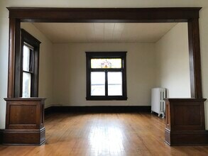 2404 Lyndale Ave S, Unit 5 in Minneapolis, MN - Building Photo - Building Photo