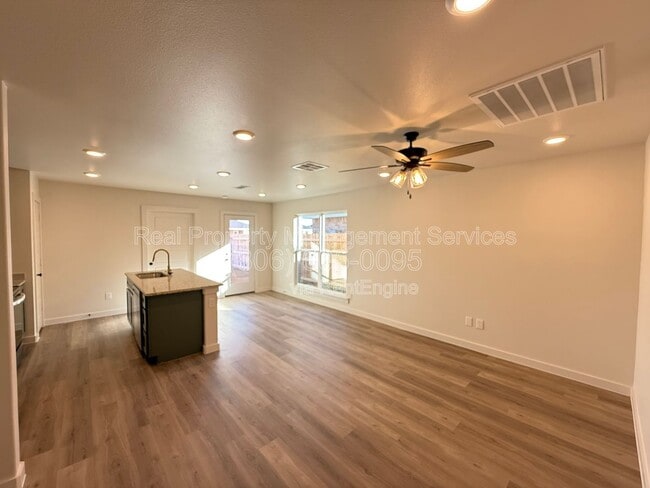 1324 N Colton Ave in Lubbock, TX - Building Photo - Building Photo