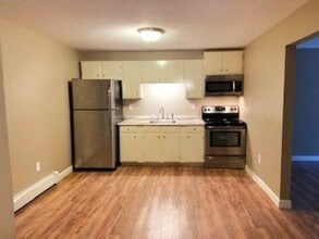 1375 Bodwell Rd in Manchester, NH - Building Photo - Building Photo