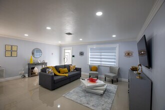 1853 Florida Mango Rd in West Palm Beach, FL - Building Photo - Building Photo
