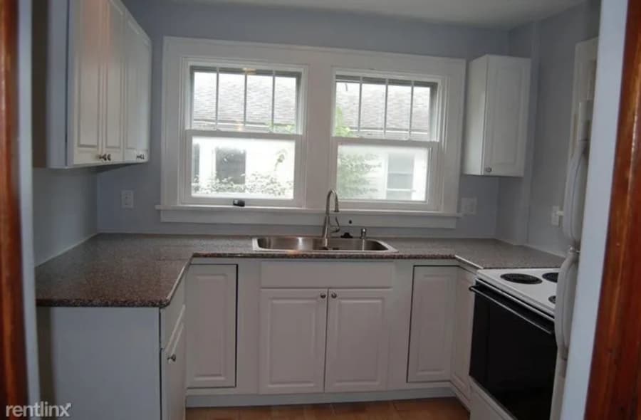 825 Sylvan Ave in Ann Arbor, MI - Building Photo