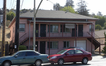 8600 Macarthur Blvd in Oakland, CA - Building Photo - Building Photo