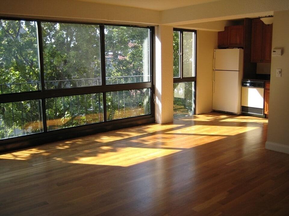 55 Sewall Ave in Brookline, MA - Building Photo