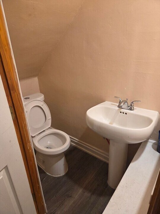 227 6th Ave W in Newark, NJ - Building Photo