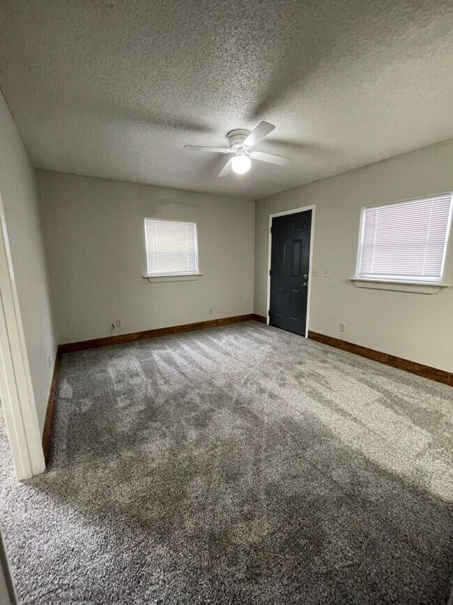 1116 Union St in Emporia, KS - Building Photo - Building Photo