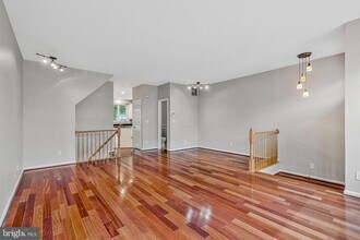 2504 Woodrow Wilson Dr in Herndon, VA - Building Photo - Building Photo