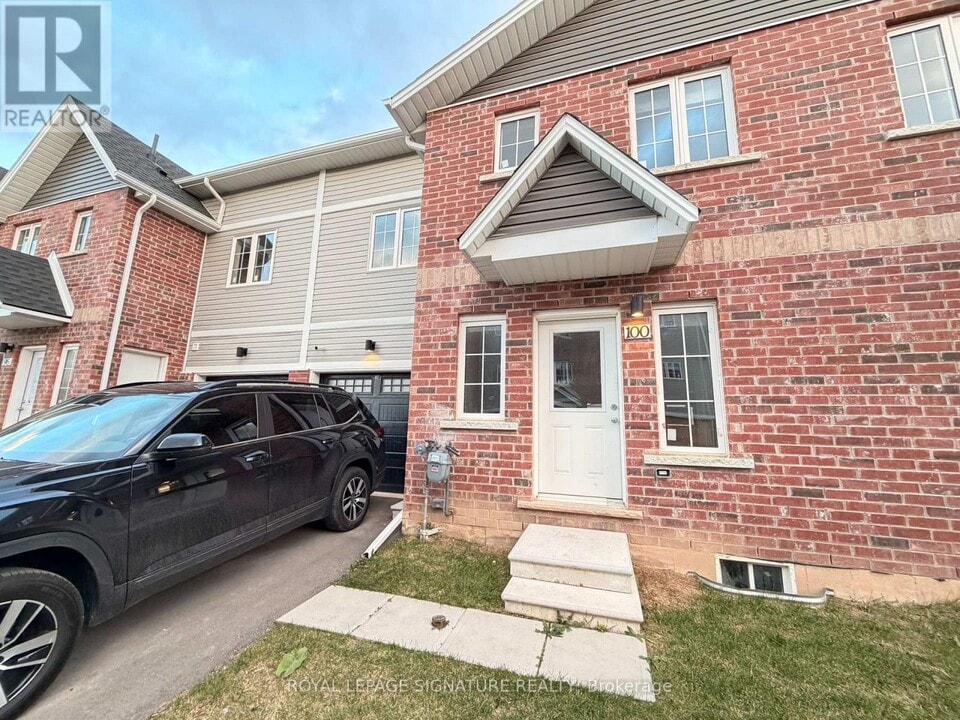 200 W Main St in Welland, ON - Building Photo