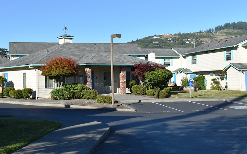 Azalea Reach in Brookings, OR - Building Photo