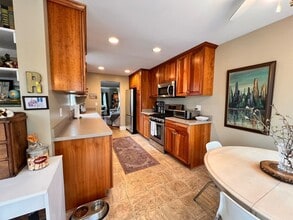 1N261 Stacy Ct in Glen Ellyn, IL - Foto de edificio - Building Photo