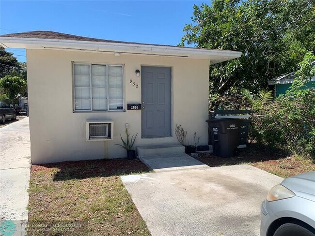 952 York St in West Palm Beach, FL - Building Photo - Building Photo
