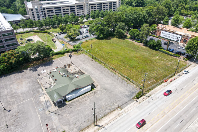 2562 Piedmont Rd in Atlanta, GA - Building Photo - Building Photo