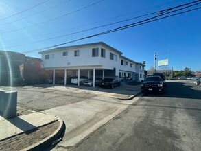 1905 Claudina Ave in Los Angeles, CA - Foto de edificio - Building Photo