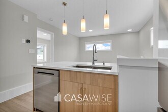 1059 Berg Pl in Leduc, AB - Building Photo - Building Photo