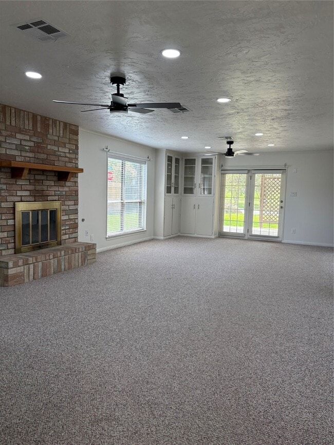 1401 Andover Ln in Livingston, TX - Building Photo - Building Photo