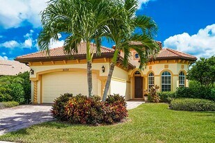 6534 Caldecott Dr in Naples, FL - Building Photo